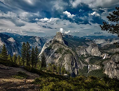 Yosemite National Park beautiful mountain view